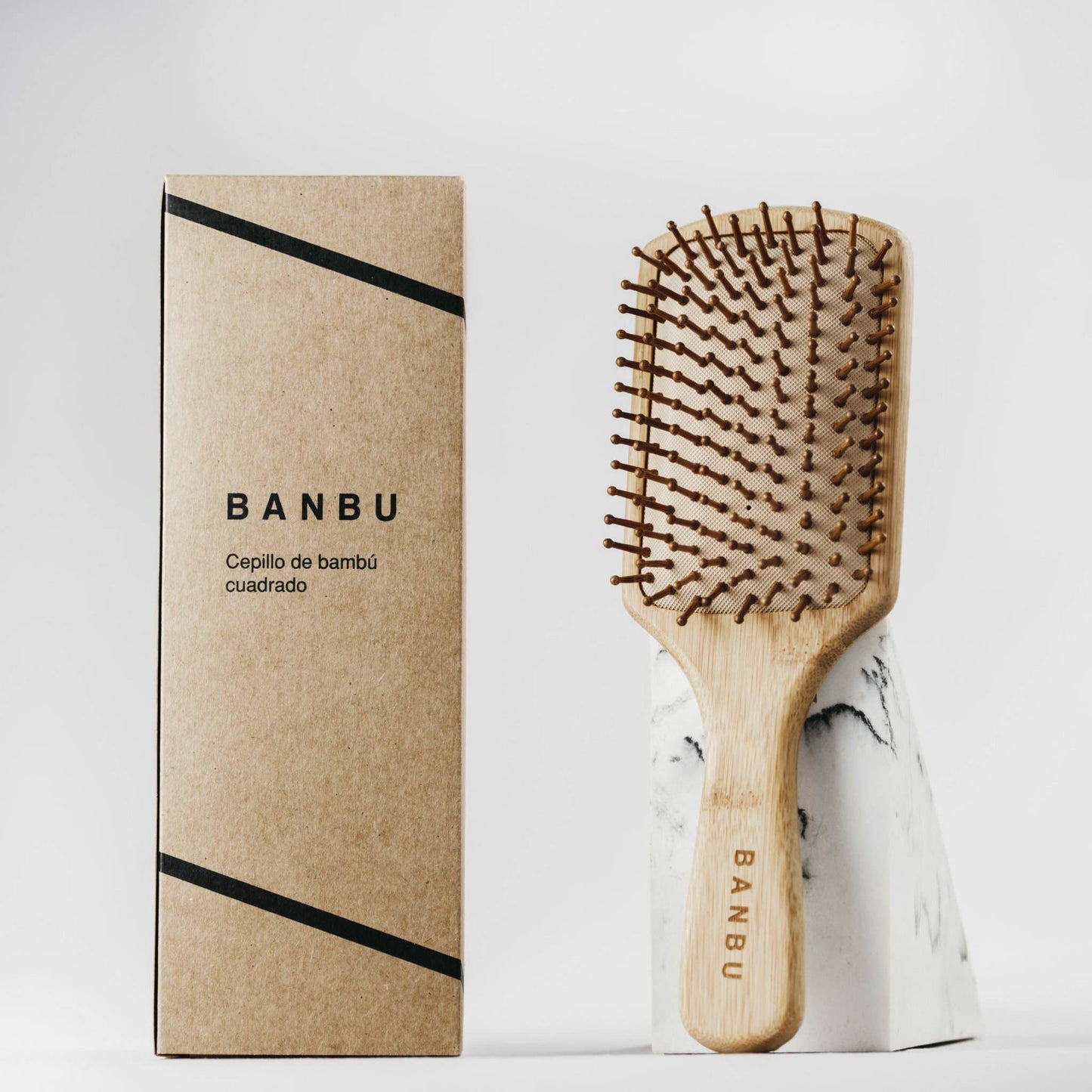 Cepillo de madera de bambú